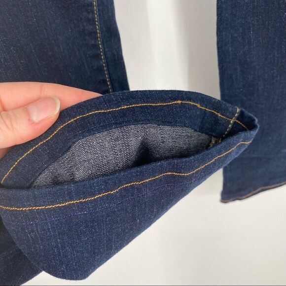 Levi's 515 Bootcut Perfectly Slimming Jeans Size 6 Short dark wash - Picture 7 of 8